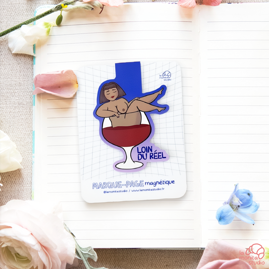 Marque-page magnétique n°3 - Clara "Loin du réel"